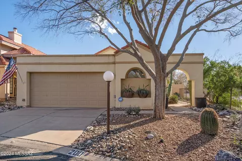 200 E Fieldcrest Ln, Oro Valley, AZ 85737