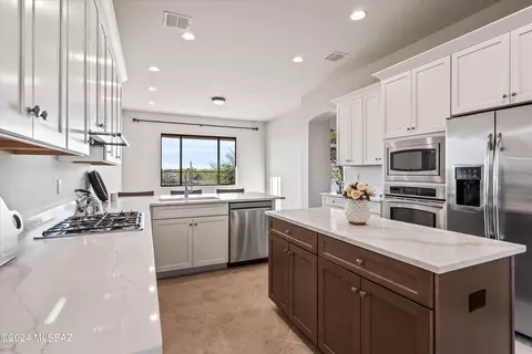 5929 N Via Paloma Silvestre, Tucson, AZ 85718