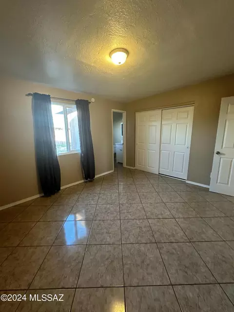 6573 E Hawk Dr, Tucson, AZ 85730 photo 8