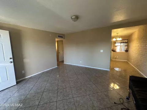 6573 E Hawk Dr, Tucson, AZ 85730 photo 16