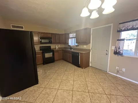 6573 E Hawk Dr, Tucson, AZ 85730 photo 18