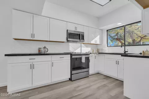 7873 E Linden Ct, Tucson, AZ 85715