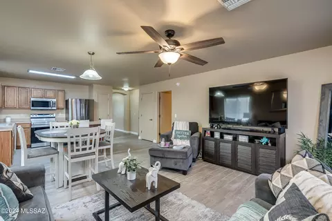 895 E Robert Hansen Dr, Tucson, AZ 85706 photo 15