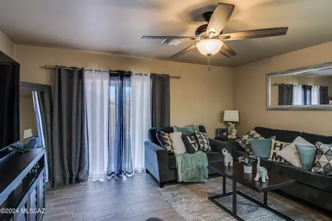 895 E Robert Hansen Dr, Tucson, AZ 85706 photo 12