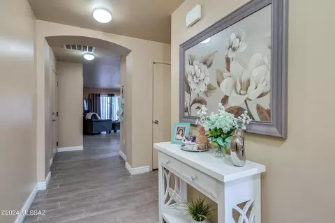 895 E Robert Hansen Dr, Tucson, AZ 85706 photo 9