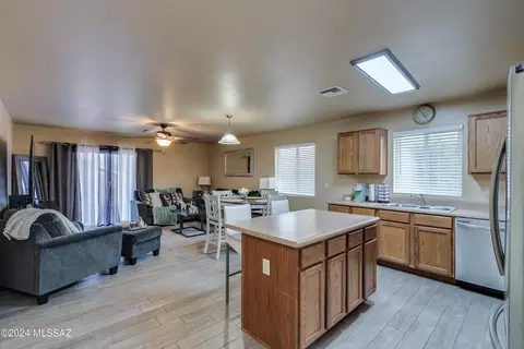 895 E Robert Hansen Dr, Tucson, AZ 85706 photo 10