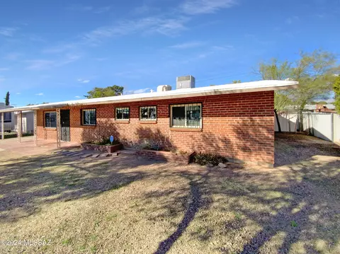 Exterior - 6021 E 27th St, Tucson, AZ 85711 photo 2 of 3