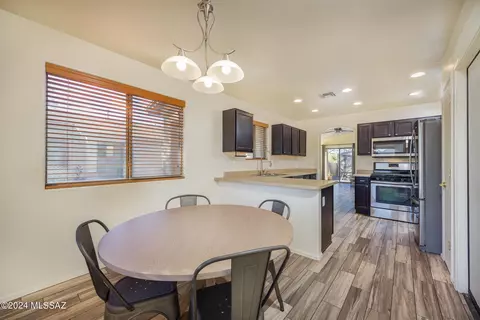 5865 E Chaucers Dr, Tucson, AZ 85756 photo 5