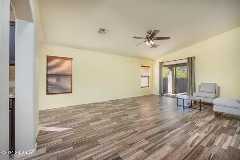 5865 E Chaucers Dr, Tucson, AZ 85756 photo 8