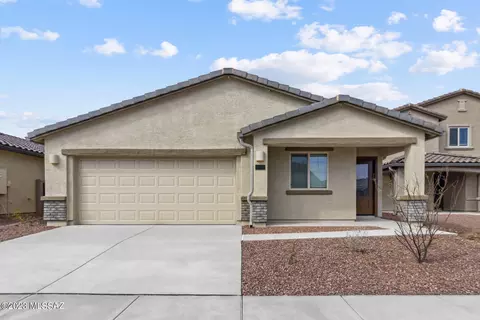 35058 S Iron Jaw Dr, Red Rock, AZ 85145