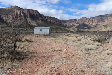 776 W Lone Pine Trl, Portal, AZ 85632