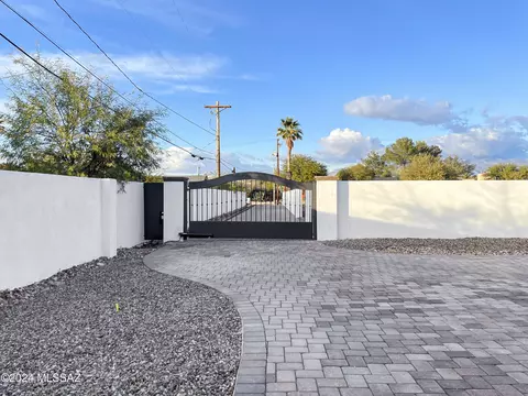 Exterior - 2332 E 8th St, Tucson, AZ 85719 photo 8 of 9