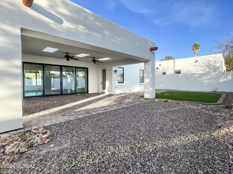 Exterior - 2332 E 8th St, Tucson, AZ 85719 photo 6 of 9