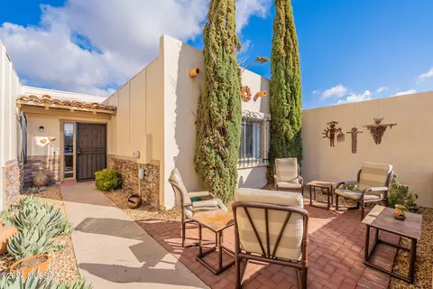 1230 W Calle Ramiro, Green Valley, AZ 85622