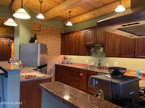 Kitchen - 6702 E De Vaca Cir, Saint David, AZ 85630 photo 2 of 2