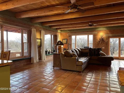 Living - 6702 E De Vaca Cir, Saint David, AZ 85630 photo 1 of 3