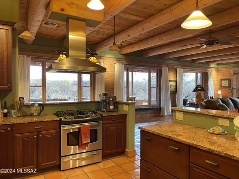 Kitchen - 6702 E De Vaca Cir, Saint David, AZ 85630 photo 1 of 2