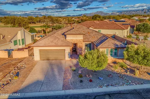 1210 N Sun Catcher Way, Green Valley, AZ 85614