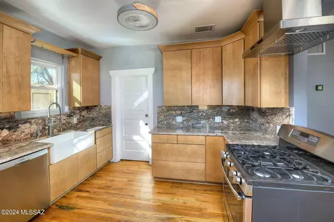 1230 E 8th St, Tucson, AZ 85719