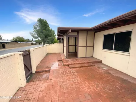 Exterior - 7635 E Pearson St, Tucson, AZ 85715 photo 4 of 4