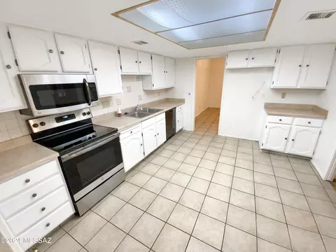 Kitchen - 7635 E Pearson St, Tucson, AZ 85715 photo 3 of 3