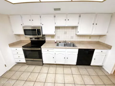 Kitchen - 7635 E Pearson St, Tucson, AZ 85715 photo 2 of 3