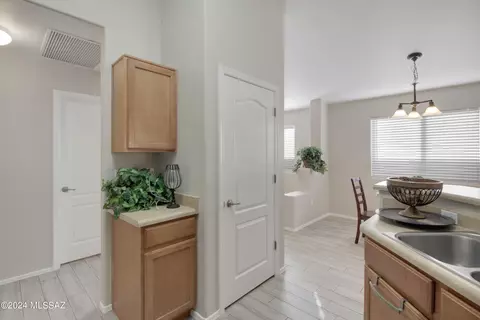 Kitchen - 4131 E Coolbrooke Dr, Tucson, AZ 85756 photo 4 of 4