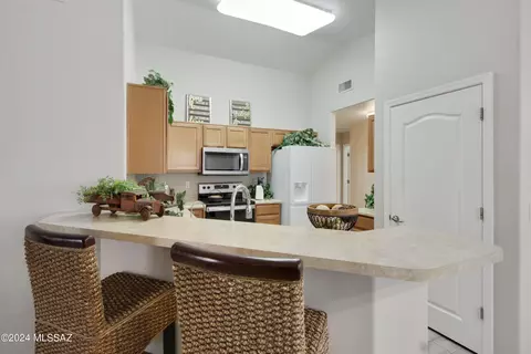 Kitchen - 4131 E Coolbrooke Dr, Tucson, AZ 85756 photo 1 of 4