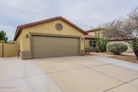 8510 E Ramona Madera Ln, Tucson, AZ 85747