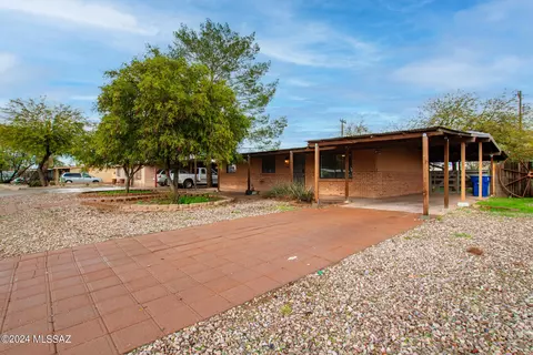 Exterior - 4749 E 24th St, Tucson, AZ 85711 photo 2 of 11
