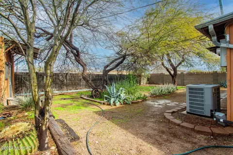 Exterior - 4749 E 24th St, Tucson, AZ 85711 photo 7 of 11