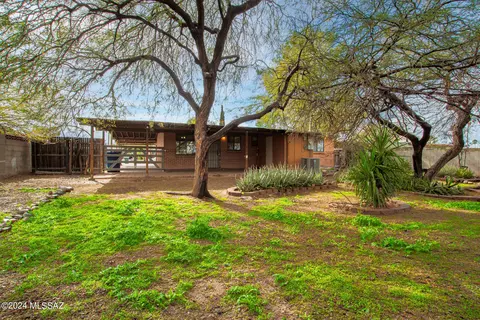 Exterior - 4749 E 24th St, Tucson, AZ 85711 photo 10 of 11