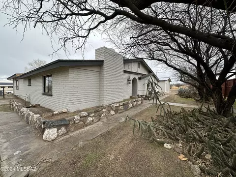 1246 E Sunny Ln, Benson, AZ 85602