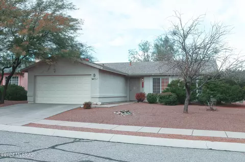 8951 E Desert Palm St, Tucson, AZ 85730