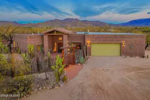 3724 N Soldier Trl, Tucson, AZ 85749