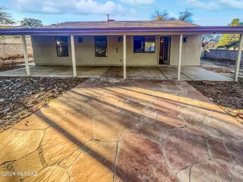 Exterior - 10035 E Gray Hawk Dr, Tucson, AZ 85730 photo 2 of 2