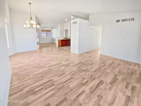 Living - 10035 E Gray Hawk Dr, Tucson, AZ 85730 photo 2 of 3