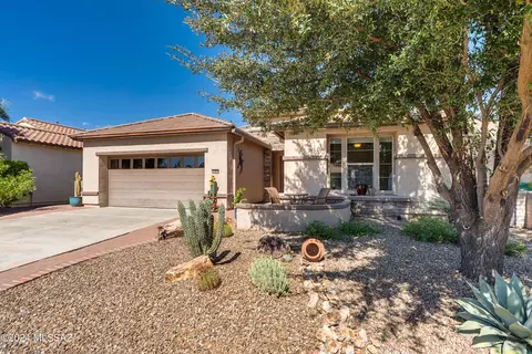 2495 E Skywalker Way, Green Valley, AZ 85614
