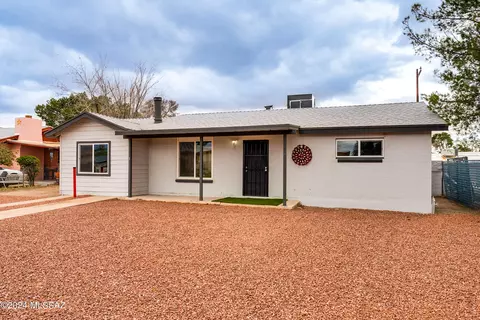 903 W Calle Lerdo, Tucson, AZ 85756