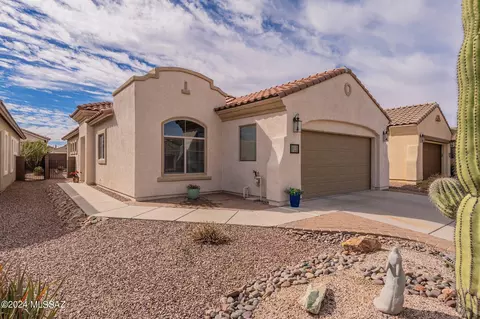 177 W Calle Moncayo, Sahuarita, AZ 85629