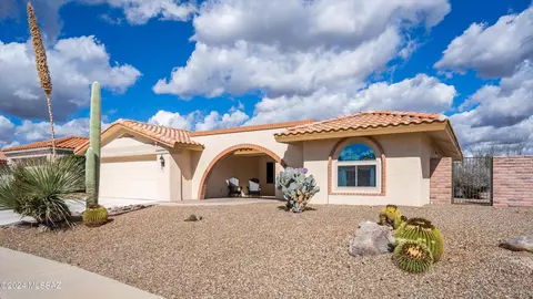 1055 E Coachwood Dr, Oro Valley, AZ 85755