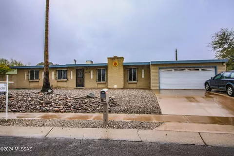 7312 E Lurlene Dr, Tucson, AZ 85730