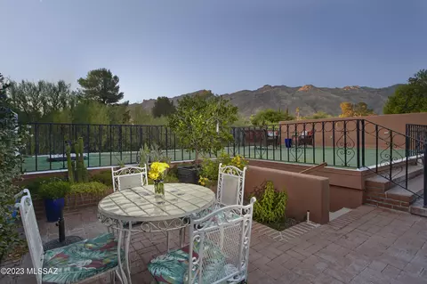 5828 N Camino Esplendora, Tucson, AZ 85718