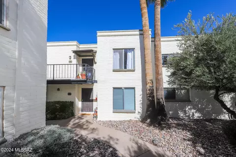 8450 E Old Spanish Trl #202, Tucson, AZ 85710