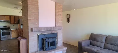 Living - 1106 E Justin St, Pearce, AZ 85625 photo 4 of 7