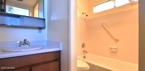 Bath - 1106 E Justin St, Pearce, AZ 85625 photo 2 of 2