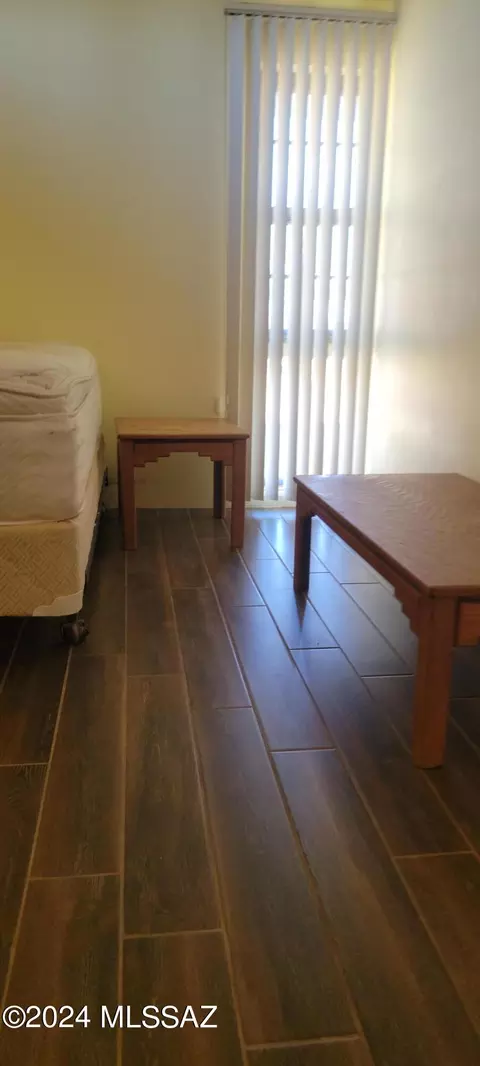 Living - 1106 E Justin St, Pearce, AZ 85625 photo 7 of 7