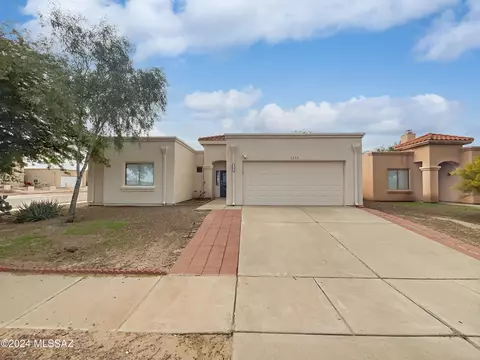 5596 S Swires Rd, Tucson, AZ 85746