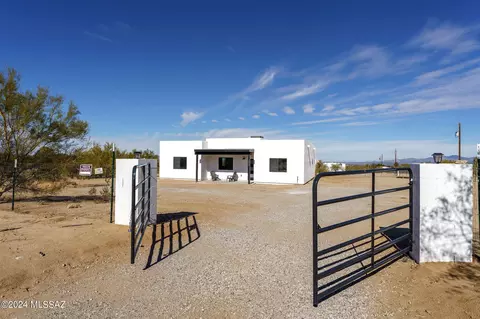 12754 W Hilltop Rd, Tucson, AZ 85736