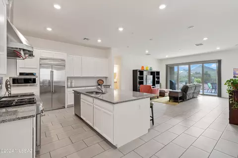 1120 S Coyote Summit Pl, Tucson, AZ 85745